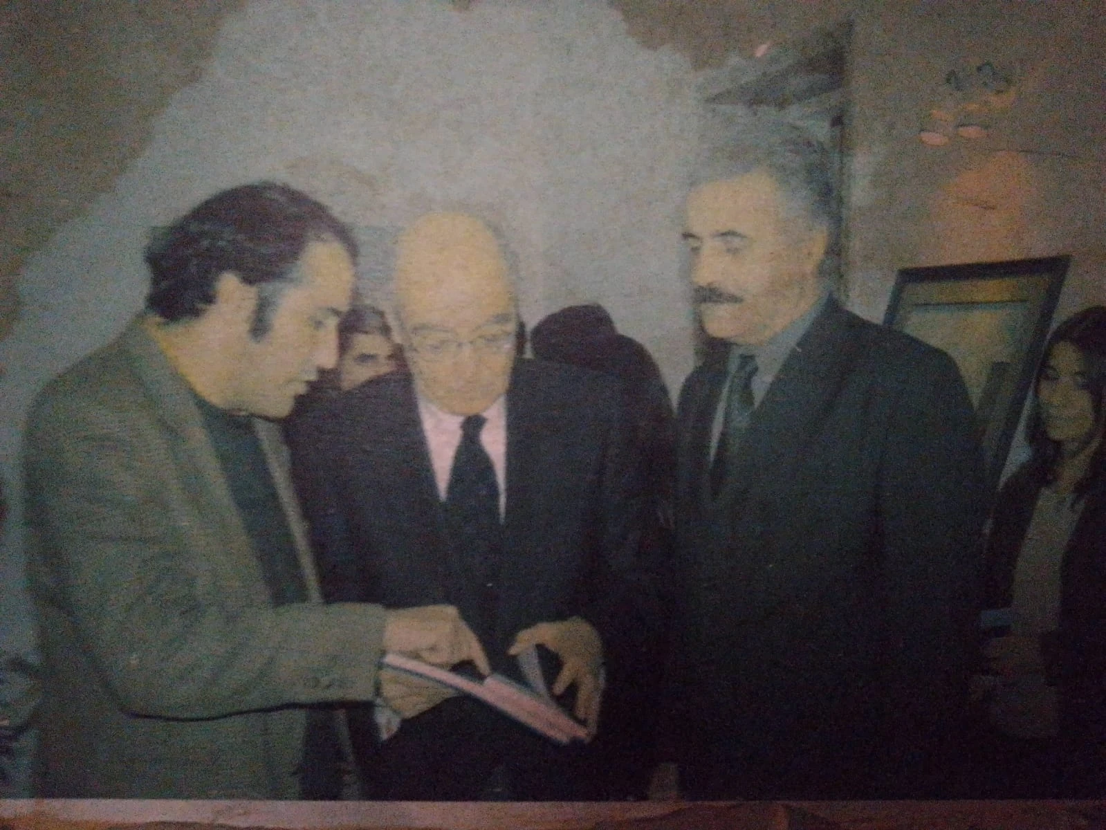 Ramiro Guzman junto a José Saramago y 