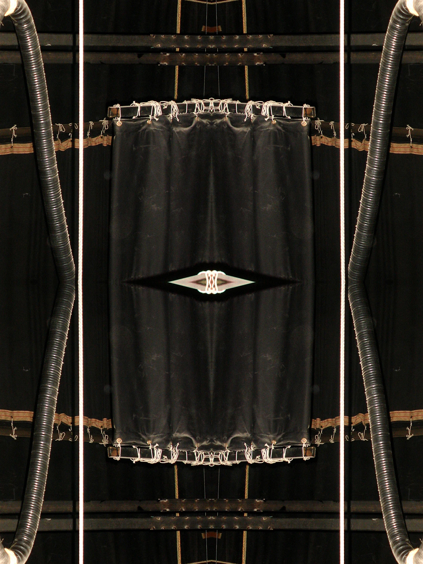 Fragmentos III - Digital - impreso en cuero ecologico - 91cm x 68cm