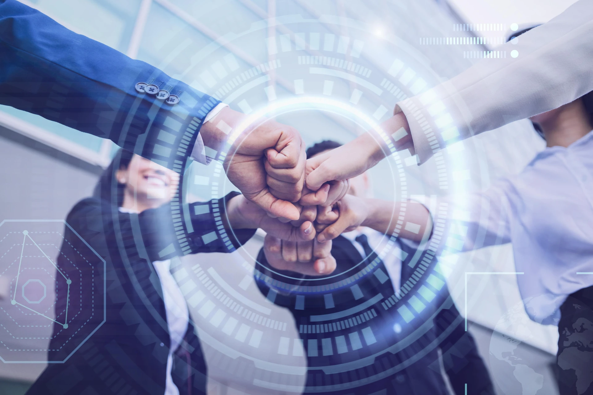 https://ss-static-001.esmsv.com/r/content/host1/205231e9fc7f9293c8b353894b673093/editor/business-concept-with-team-close-up.webp