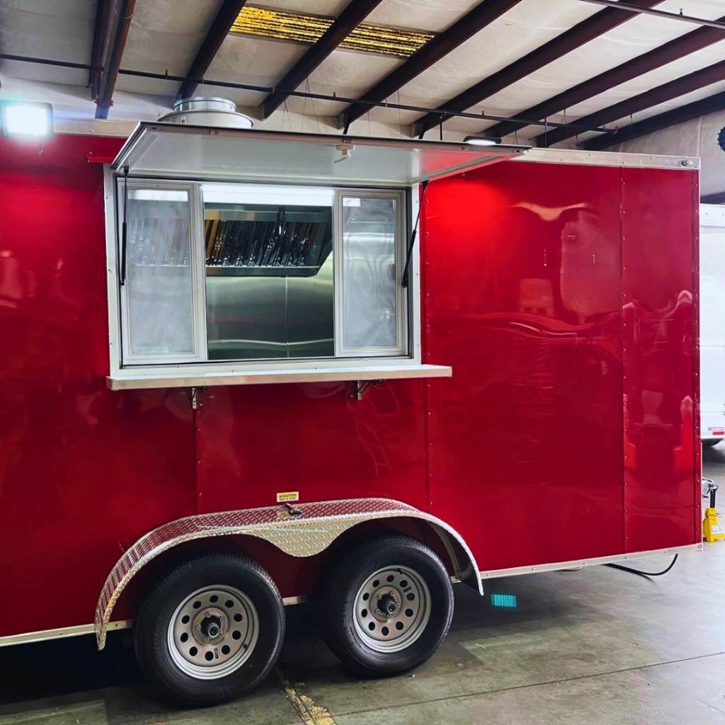 Medium Fully equipped Red trailer