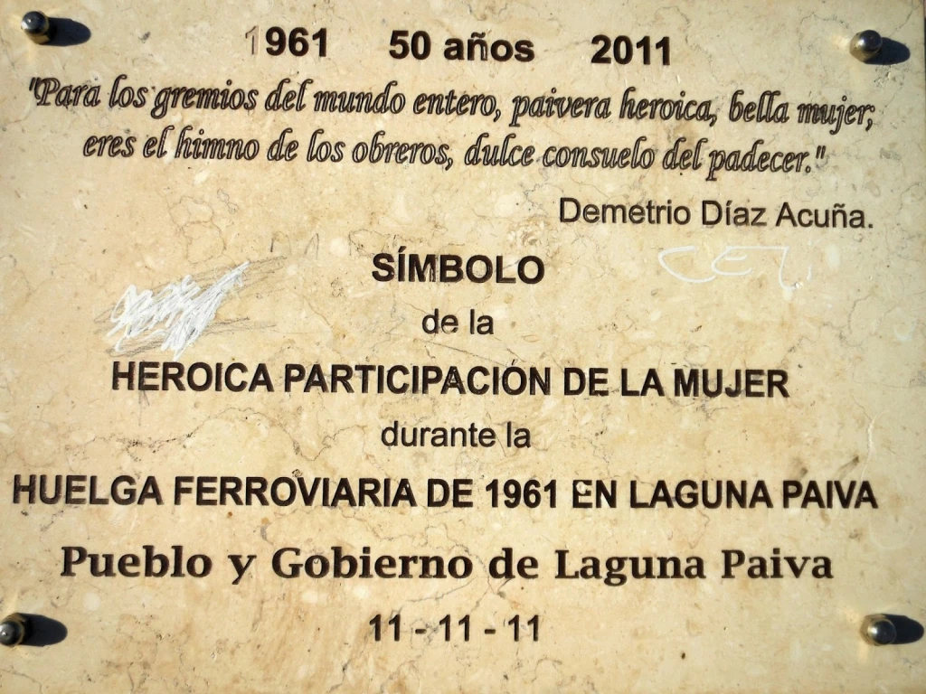 Placa conmemorativa de los 50 años de la huelga ferroviaria