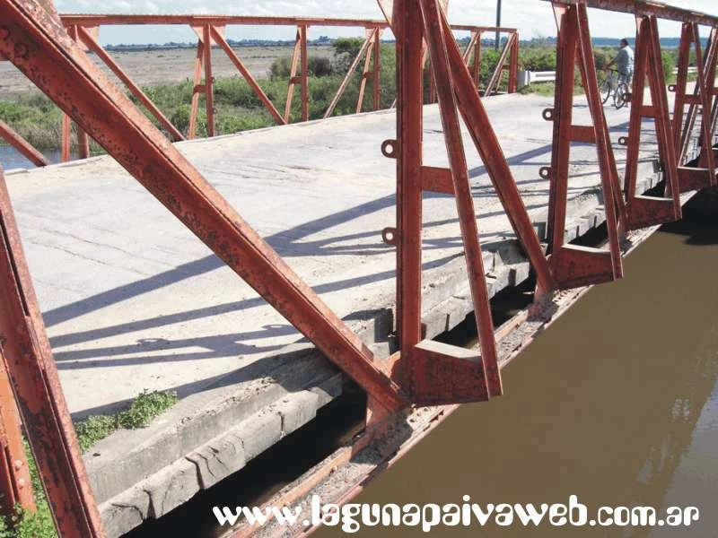 Puente sobre el arroyo Aguiar