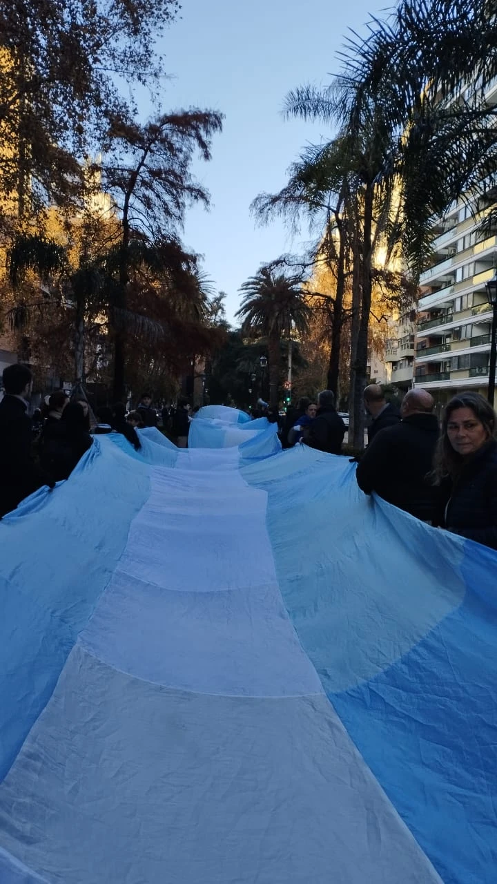 14-BANDERAZO-25-TM.webp