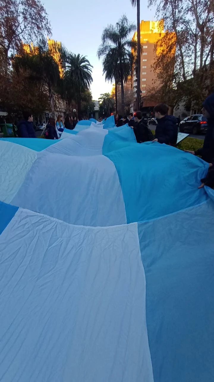3-BANDERAZO-25-TM-(1327).webp