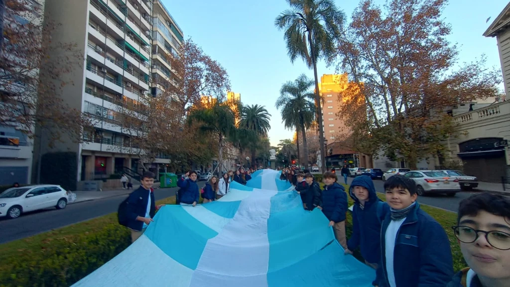 4-BANDERAZO-25TM.webp