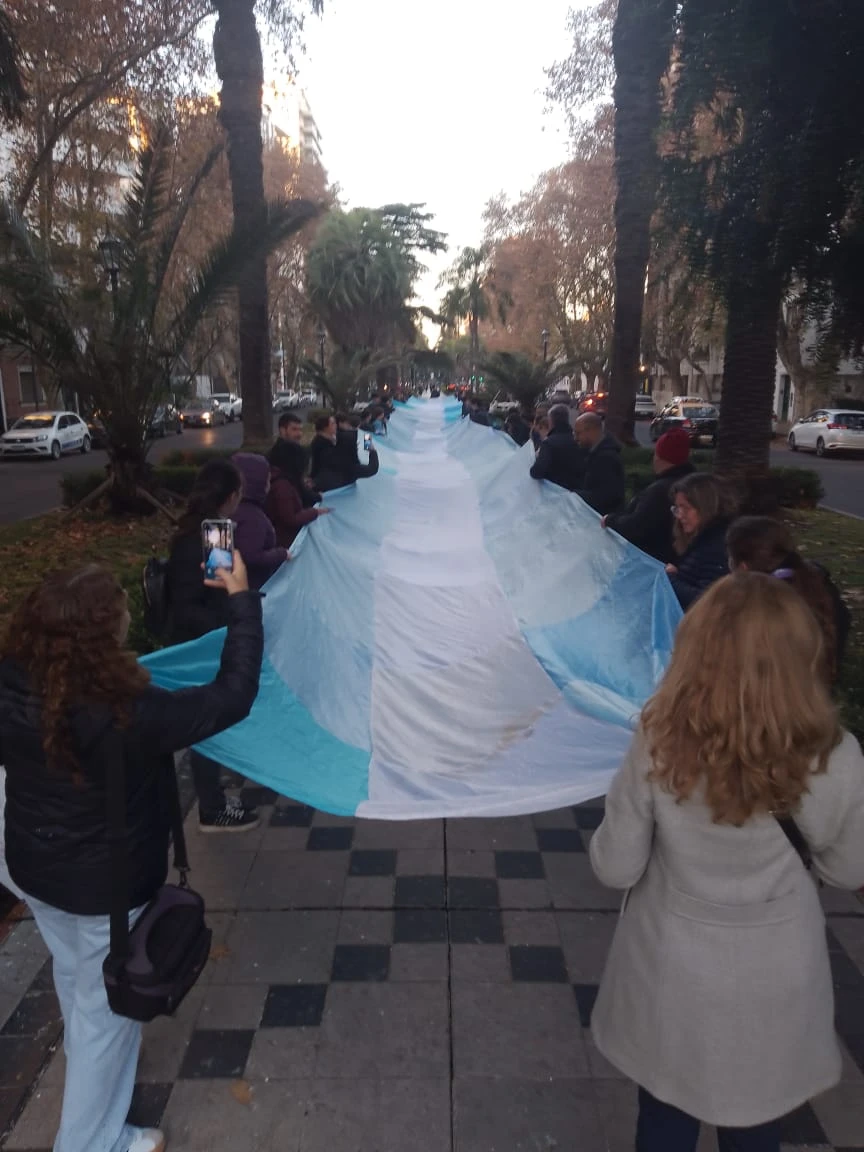 5-BANDERAZO-25TM.webp
