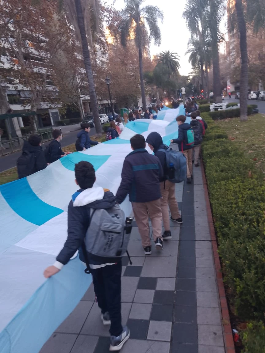 6-BANDERAZO25-TM.webp