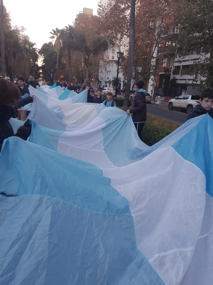 8-BANDERAZO-25-TM.webp