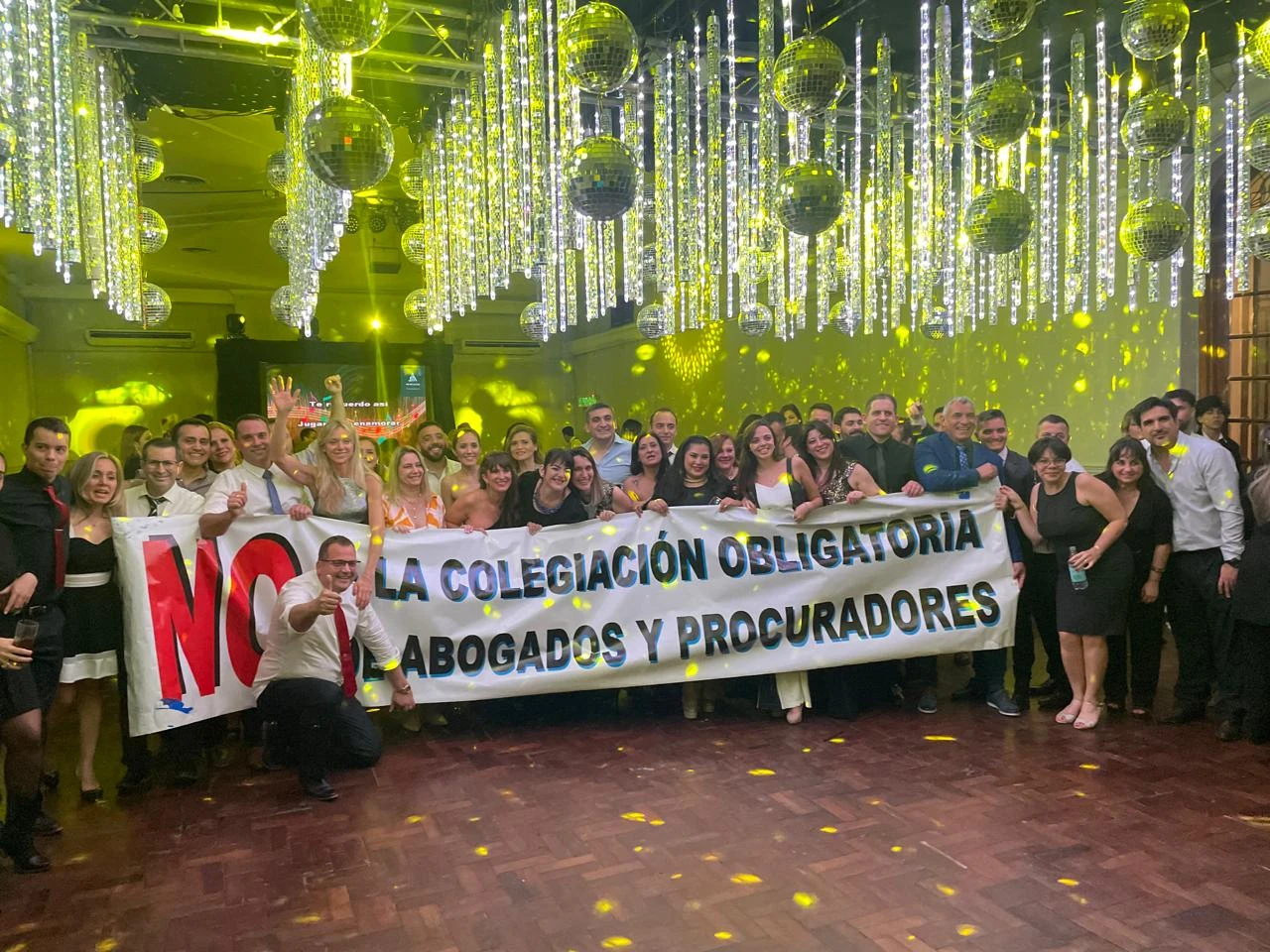EN DEFENSA DEL LIBRE EJERCICIO PROFESIONAL LEY 2275-B