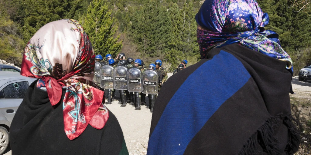 Desalojo a mapuches en la cordillera de Río Negro por usurpación de tierras