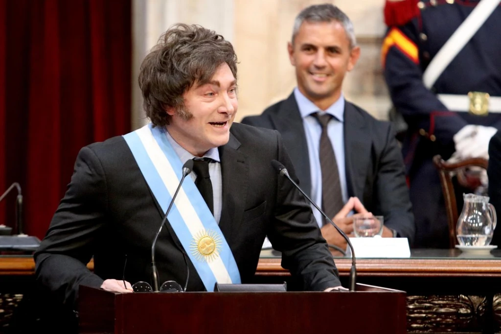 El impacto del discurso de Milei y la irrelevancia de Manes: Argentina avanza hacia el futuro