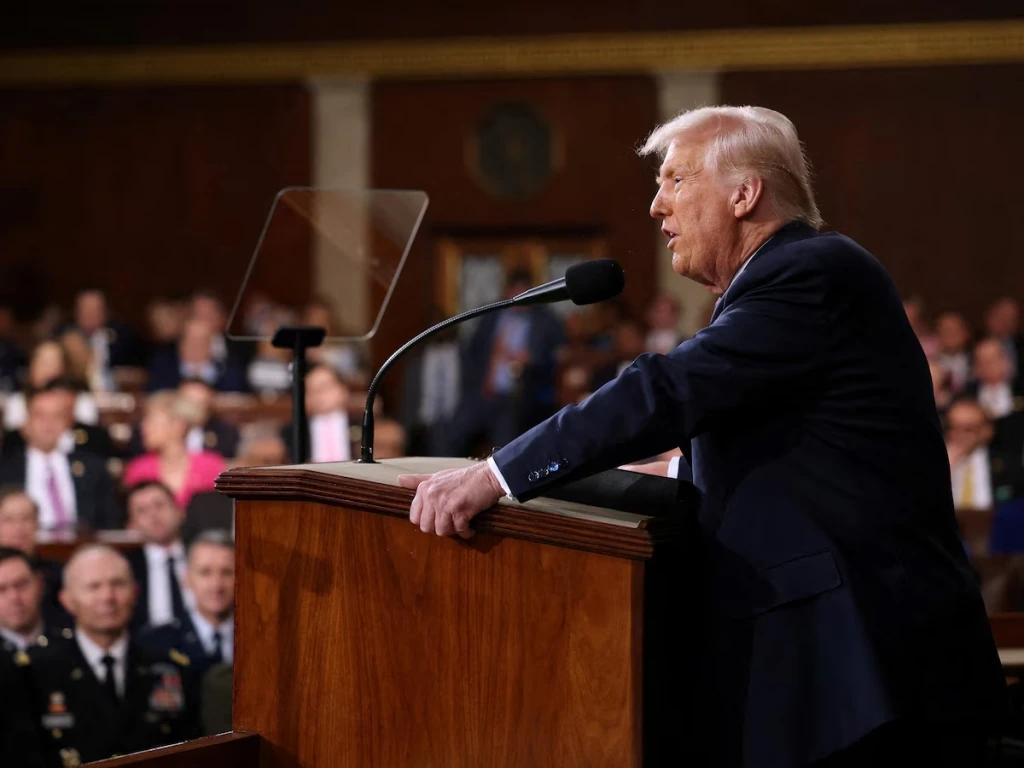 En su discurso ante el congreso Trump presenta grandes avances