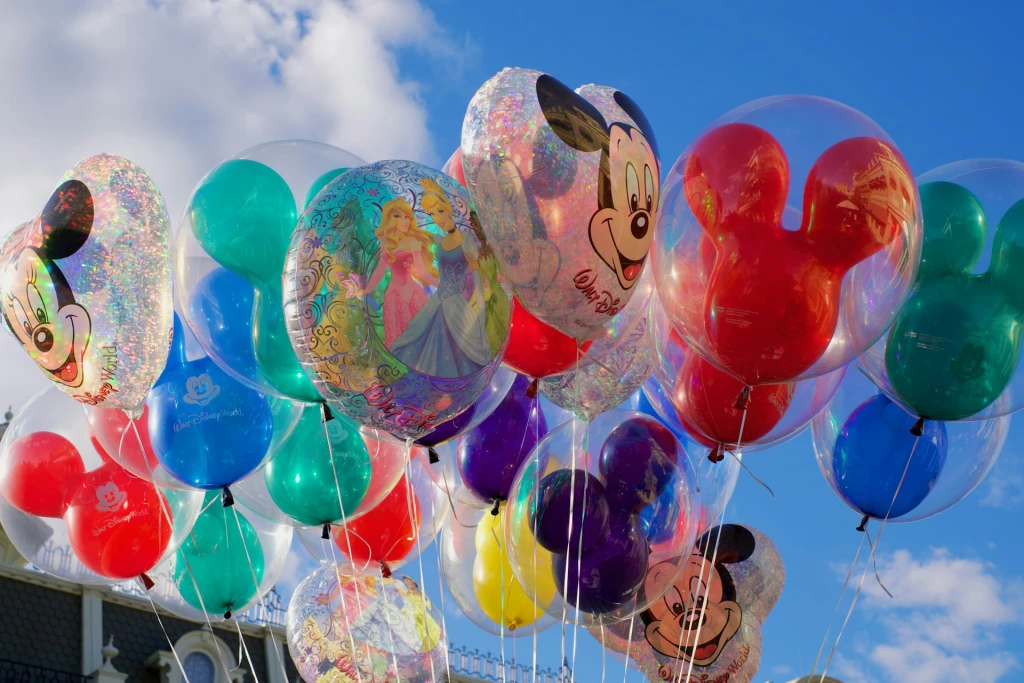 Disney+ pierde 700.000 suscriptores por su enfoque "woke" y la imposición ideológica