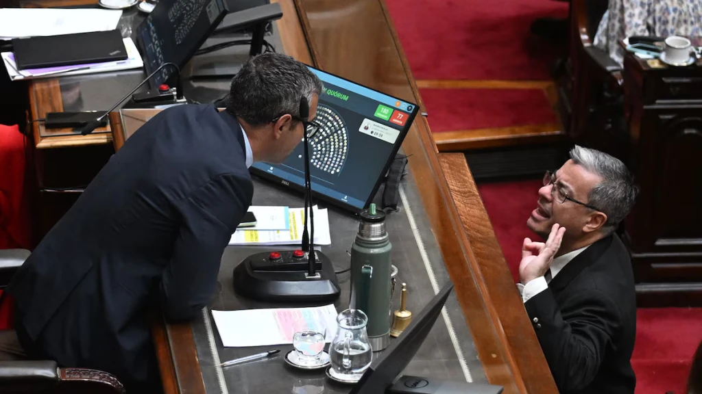 Escándalo en Diputados: Germán Martínez perdió los estribos e invitó a pelear a Martín Menem