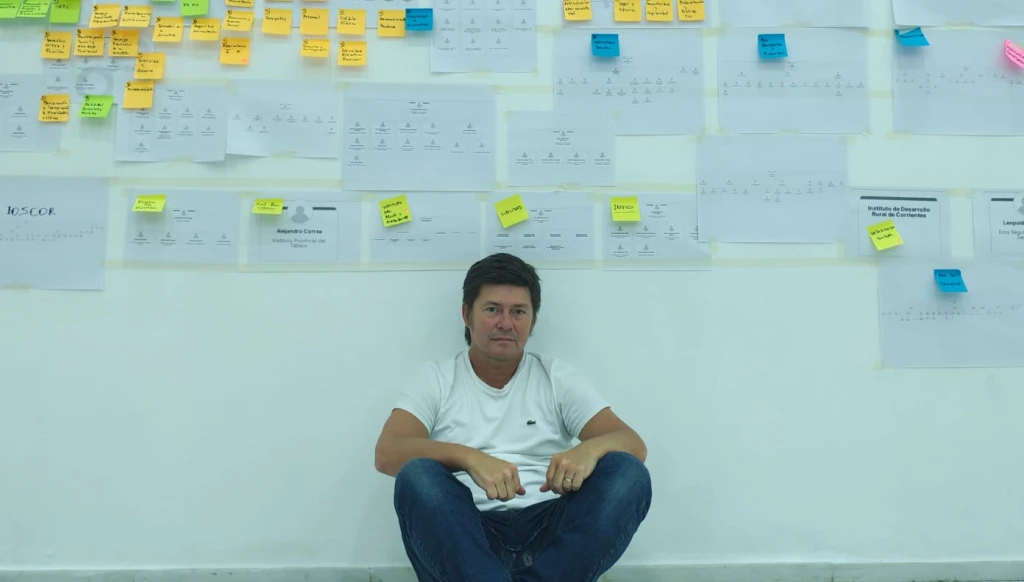 El diputado Almirón expuso que el gobierno de Corrientes aumenta el gasto