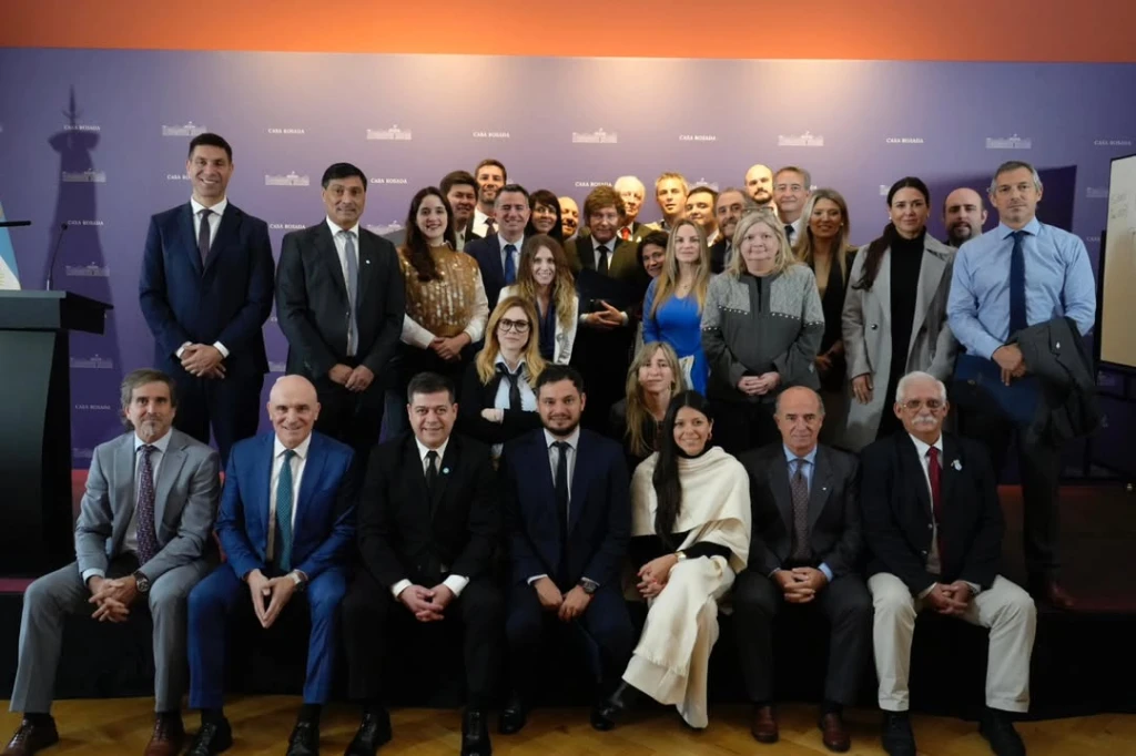 Reunión del Bloque LLA con Javier Milei.
