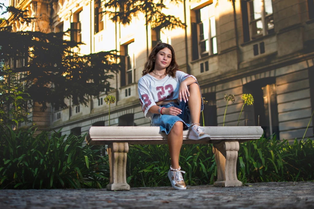 Simona Book