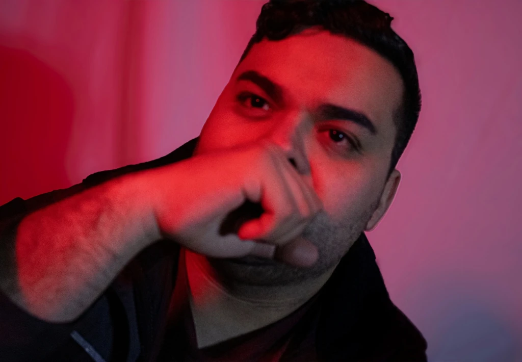 Jesús Pailamilla enciende la escena con “Rojo”: su nuevo EP cargado de intensidad y flow