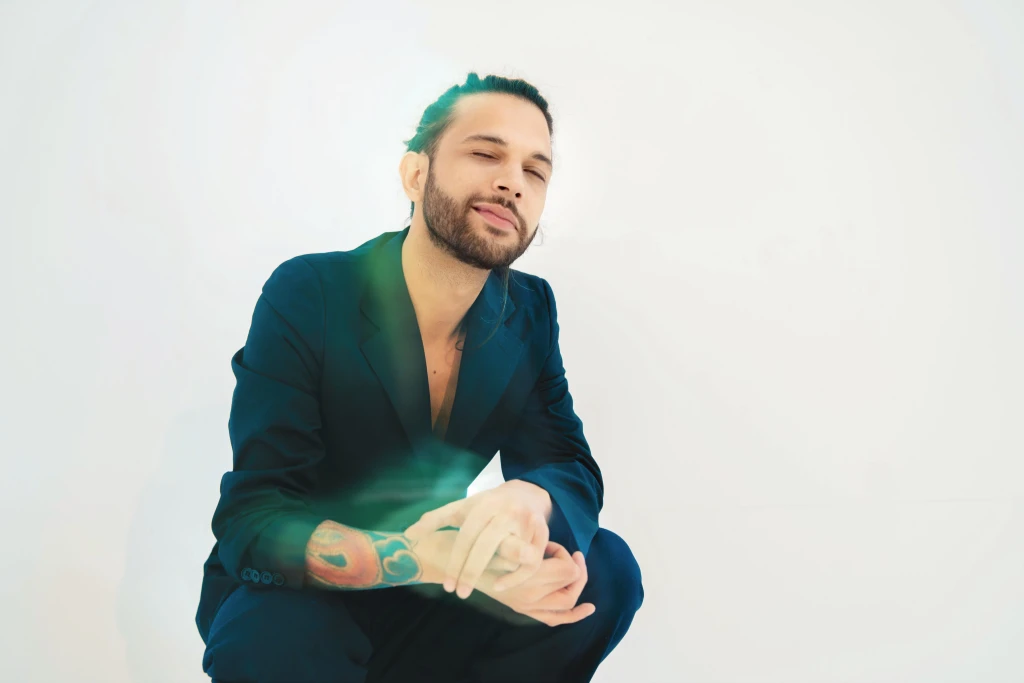 🎵 Pazz deslumbra con “Si Te Vieras”: un homenaje íntimo al amor y a la música