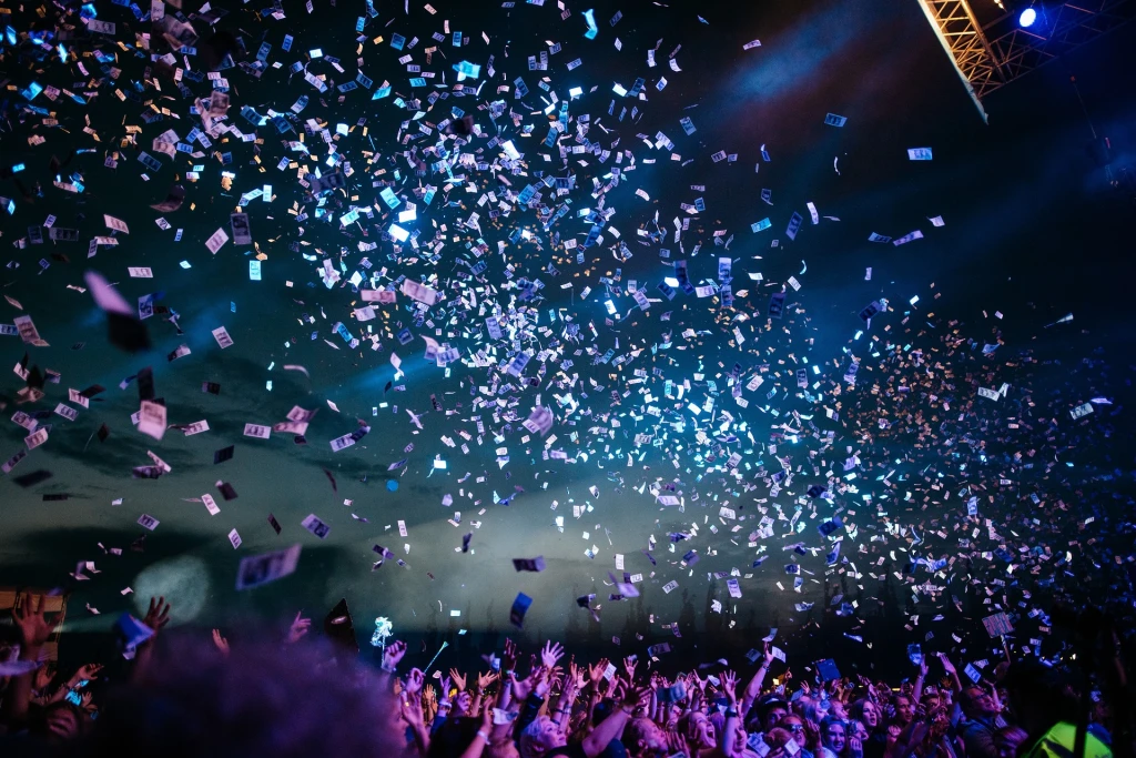 confetti-25715391920.webp