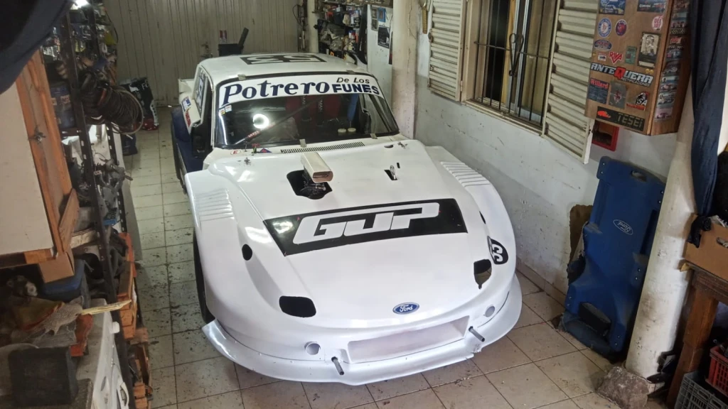 Nueva trompa para el auto de Gustavo Petragalli Nueva trompa para el auto de Gustavo Petragalli