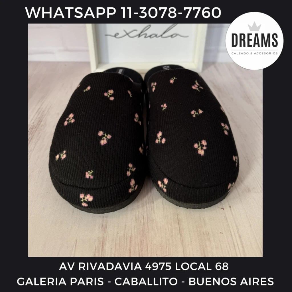 Pantuflas acolchadas mujer Solanas espumones negro florcitas morley Dreams Calzado Caballito Av Rivadavia 4975 local 68 Galeria Paris