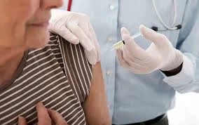 Vacunas: entre la urgencia y el olvido