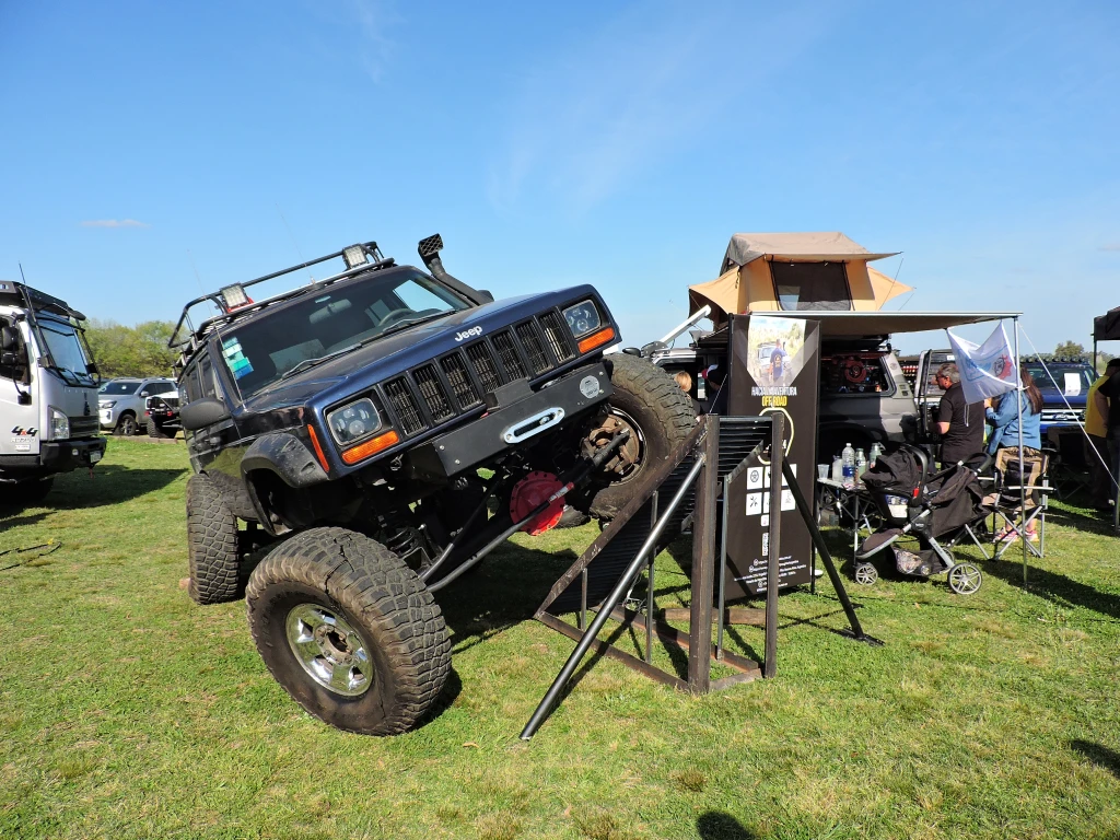 Stand Rough 4x4