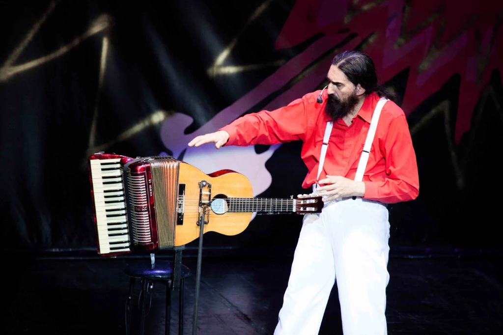HUGO VARELA EXPLOSIVO. 