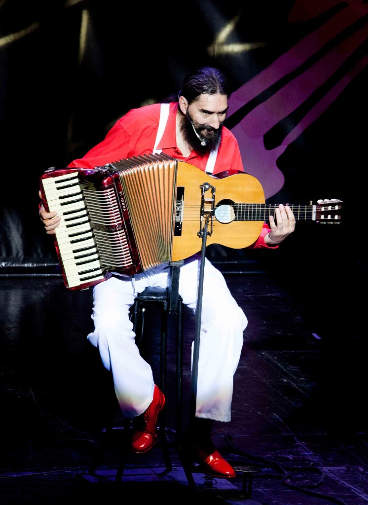 HUGO VARELA EXPLOSIVO. 