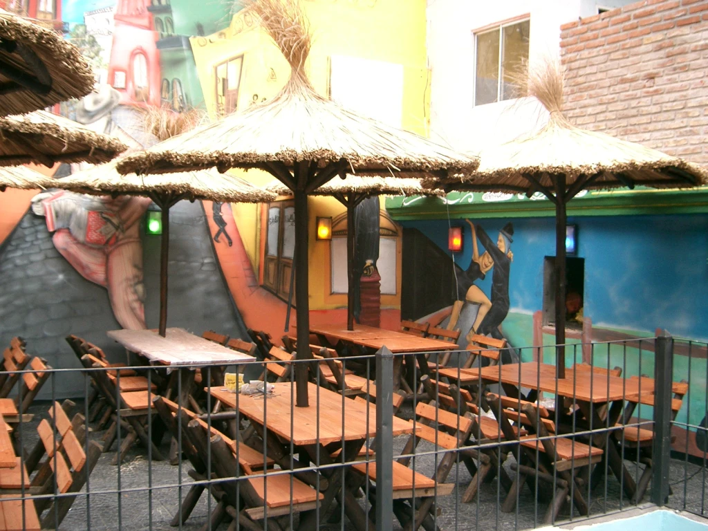 JardinJuegosMesas.webp