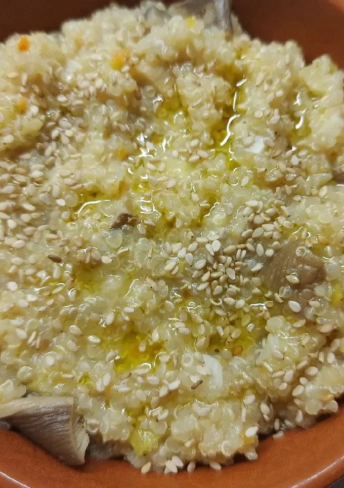 QUINOA CON GÍRGOLAS
