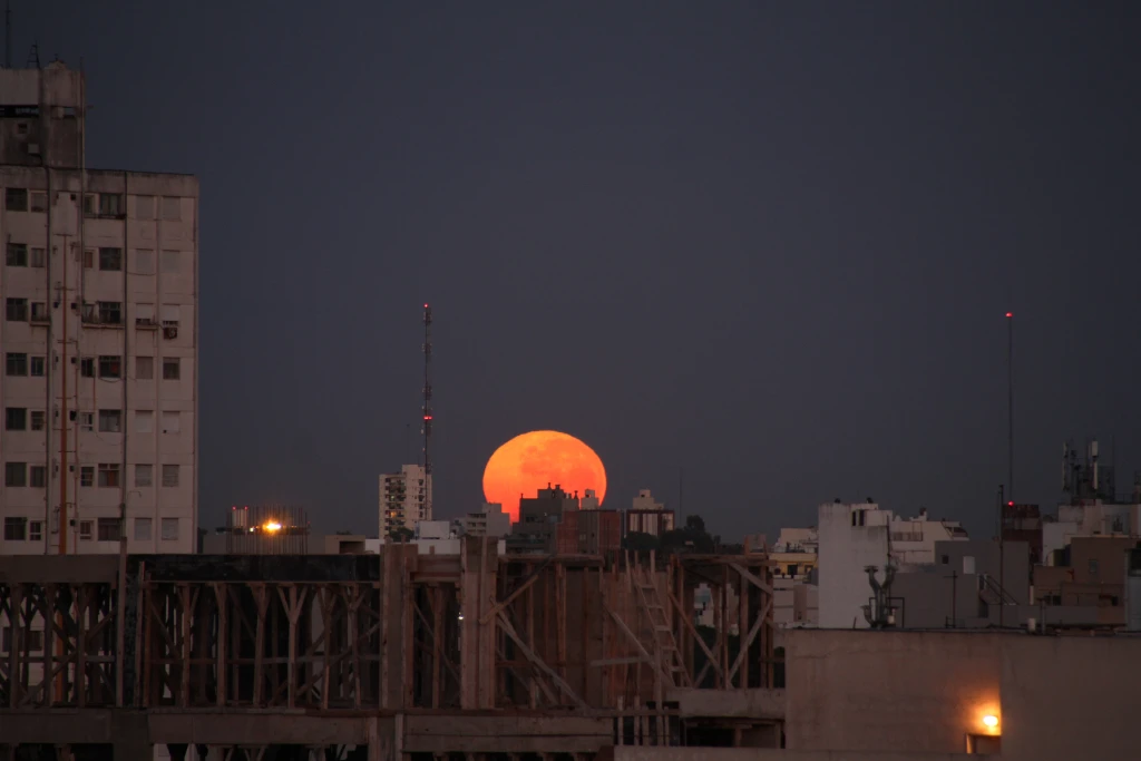 Luna Roja