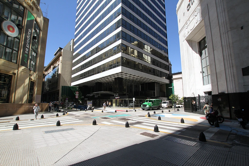Edificio Banco Santander Río Pisos Varios