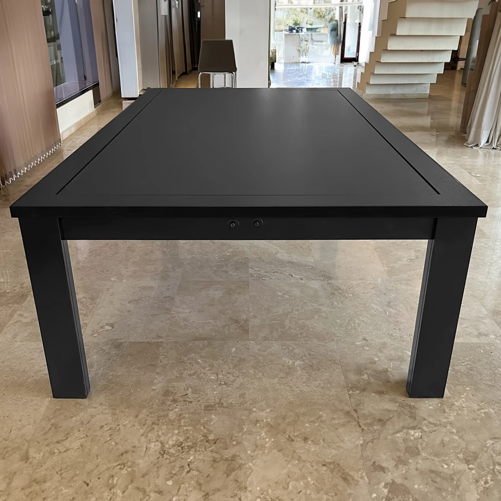 Realizada integramente en madera