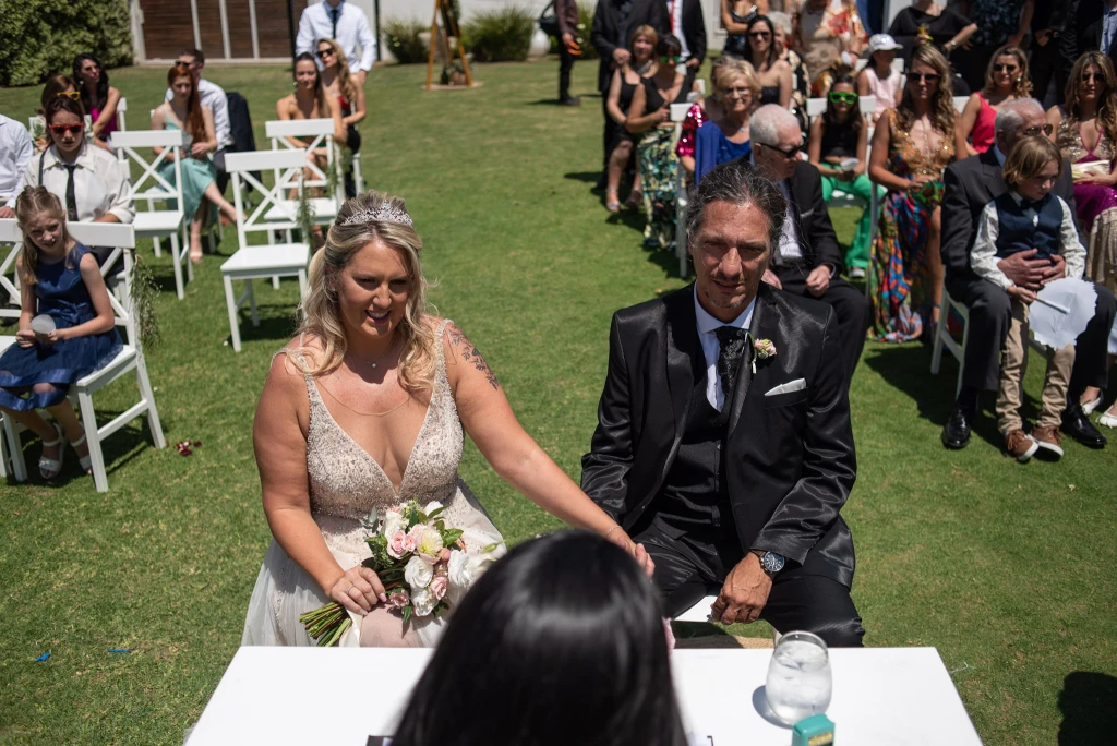 Civil en el salon, Los Novios