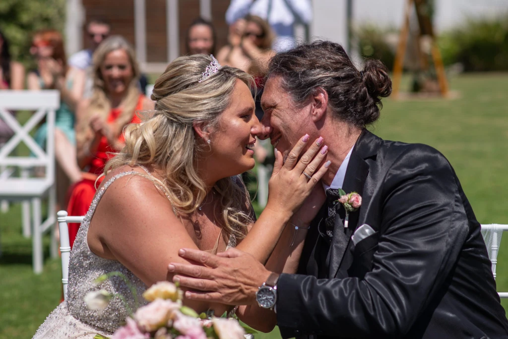 El Beso de los novios