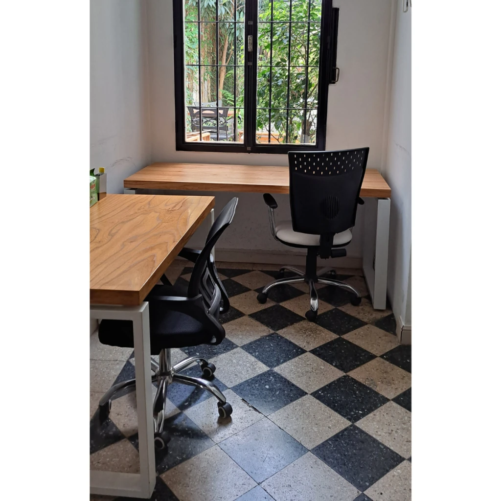 escritorio-hierro-enchapado-ruda3.webp