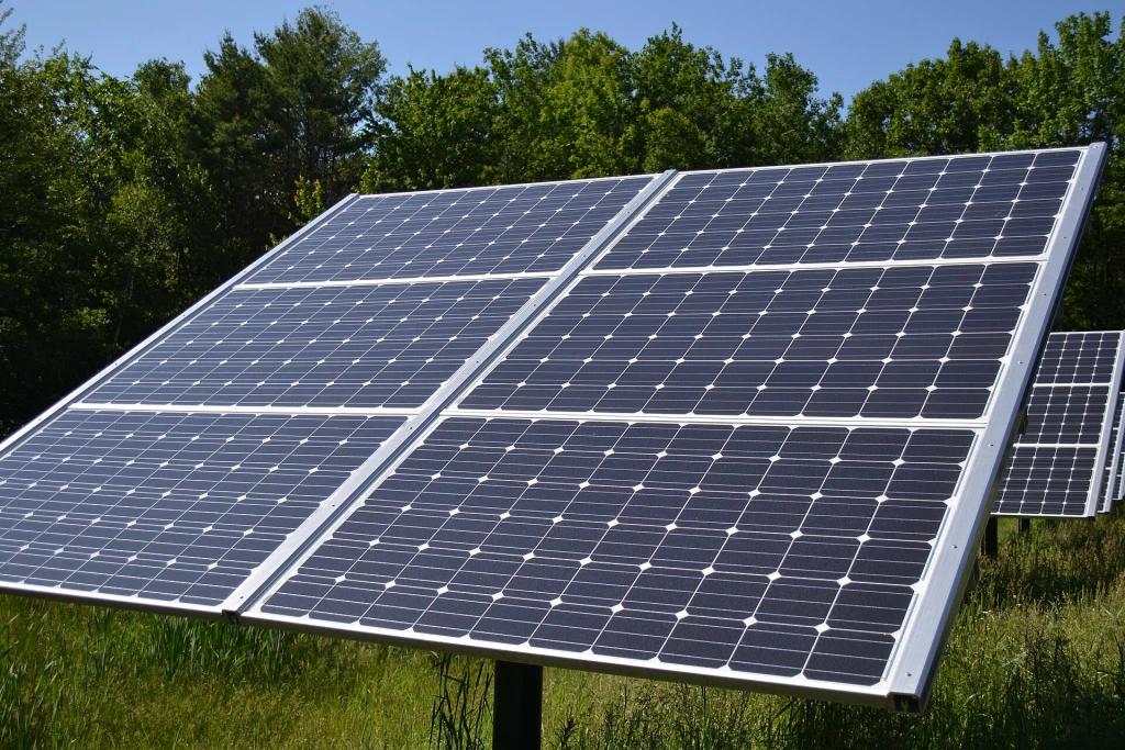 FixedTiltSolarpanelatCanterburyMunicipalBuildingCanterburyNewHampshire.webp